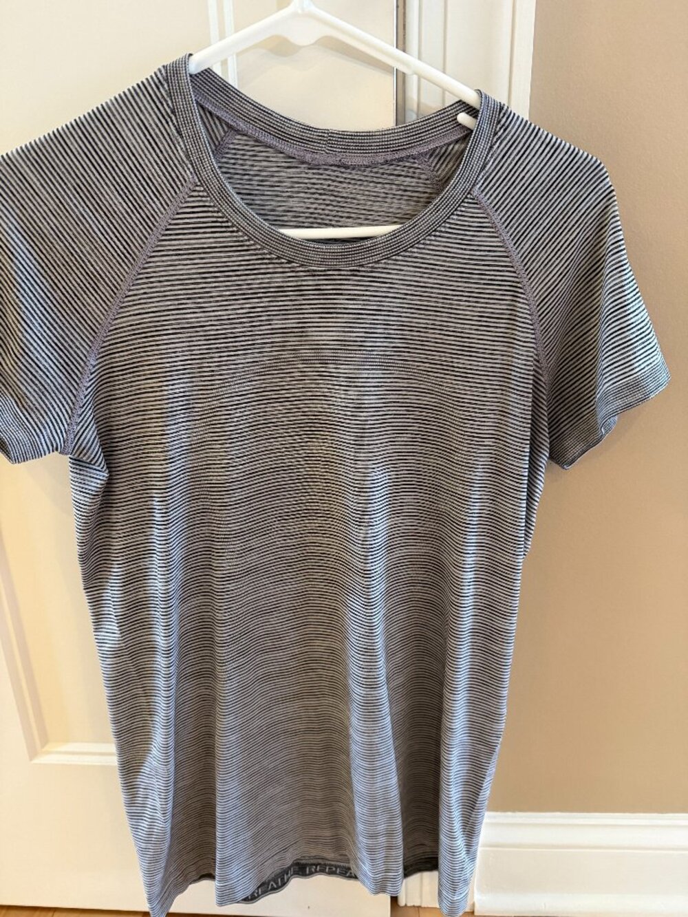 Lululemon Swiftly Tech Short Sleeve - Hip Length